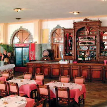 Отель Attika Beach