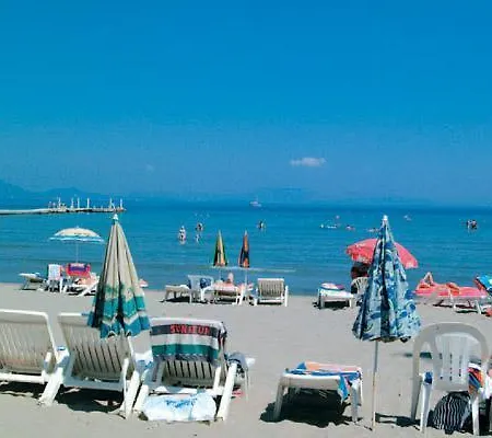 Отель Attika Beach